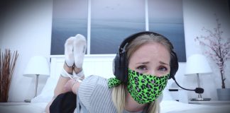 Lil Missy UK – Live Streamer In Bondage Cute livestreamer Lil Missy UK bound and gagged