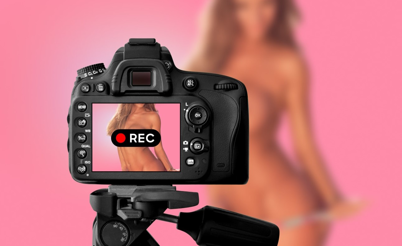 Camera filming nude woman | GagTheGirl