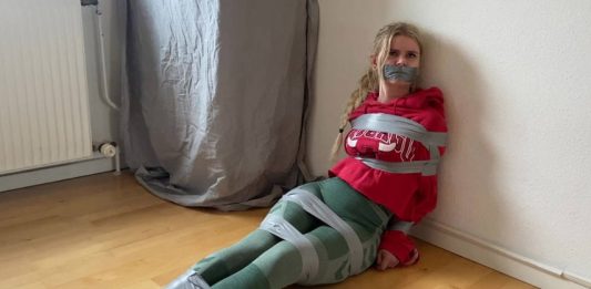 Summer – Gymnapped Fitness Girl – Blueeyedbondage Summer-Gymnapped-Cover