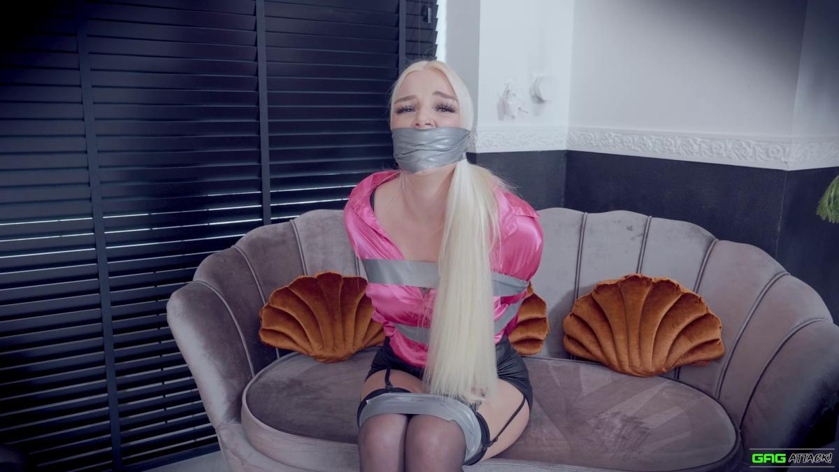 Blonde-Luna-Tied-Up-In-Heels-And-Stockings-5