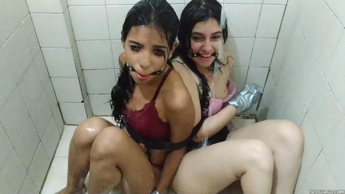 Bondage-In-The-Shower-13