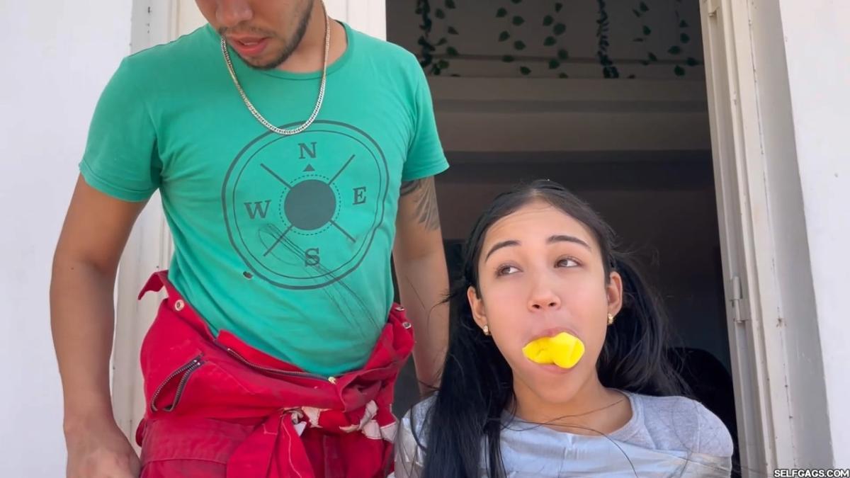 Bored-18-Year-Old-Wants-Sexy-Handyman-Bondage-Episode-1-Of-2-26