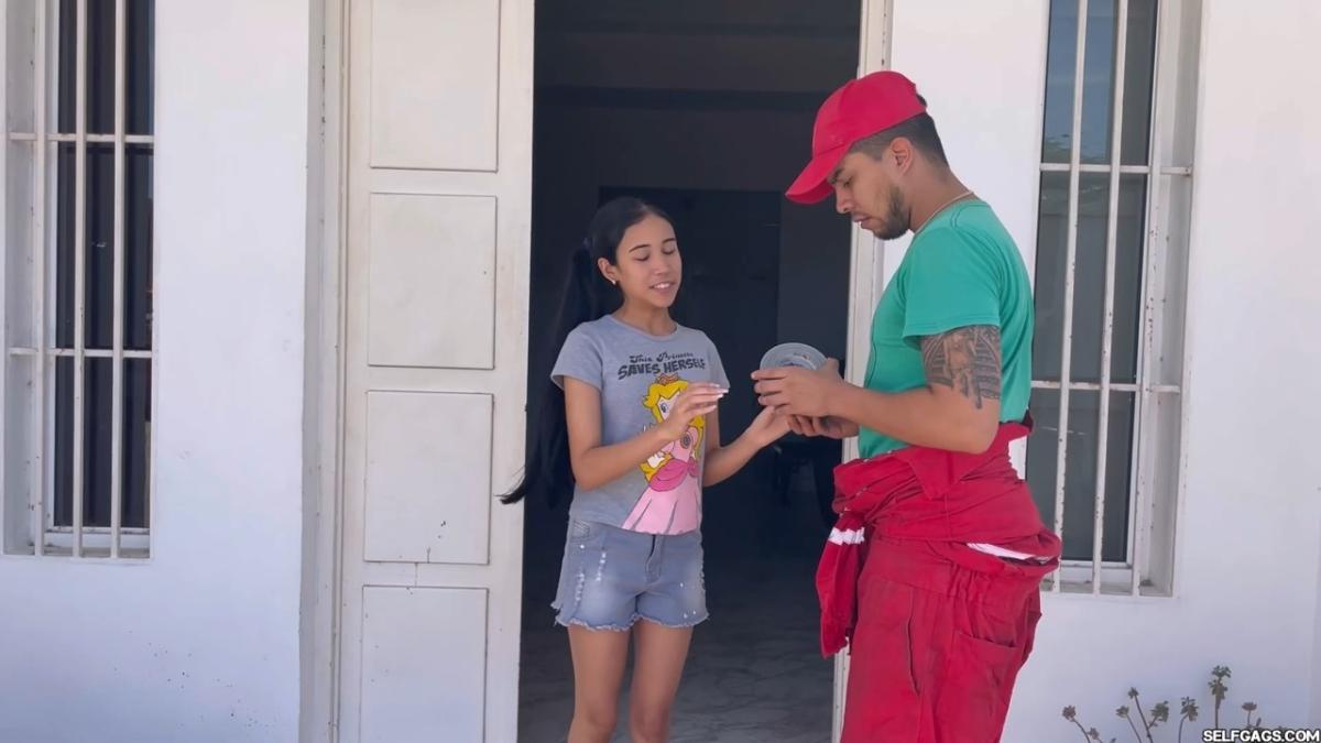 Bored-18-Year-Old-Wants-Sexy-Handyman-Bondage-Episode-1-Of-2-5