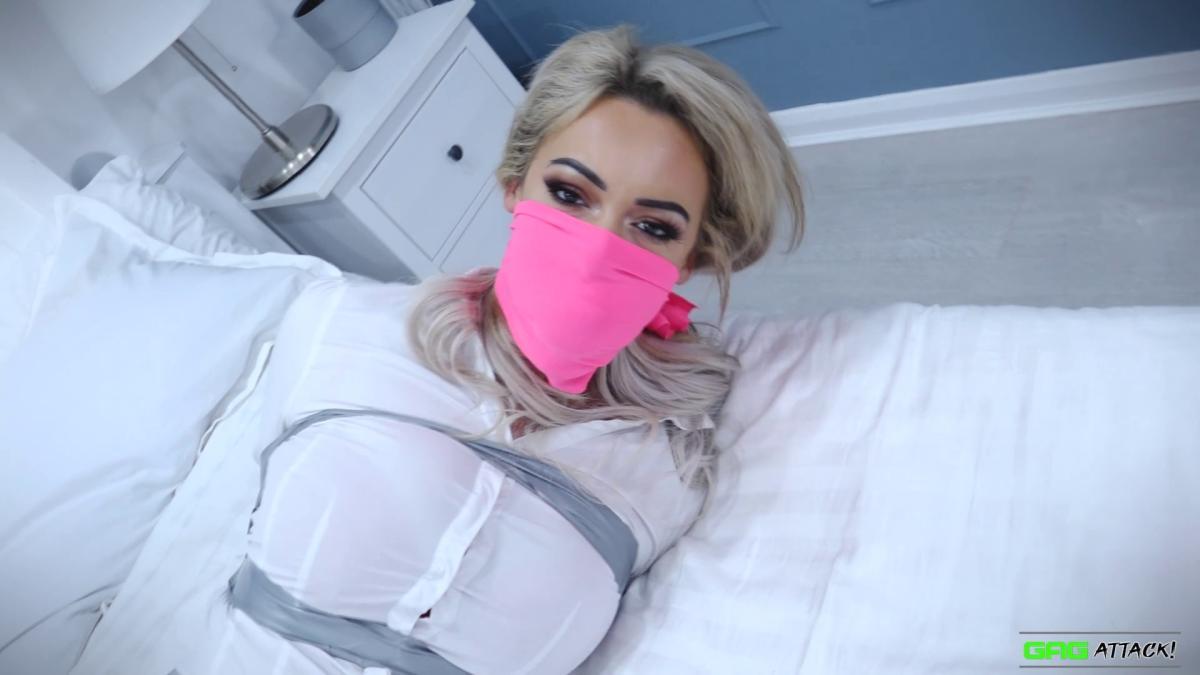 British-News-Reporter-Bondage-20