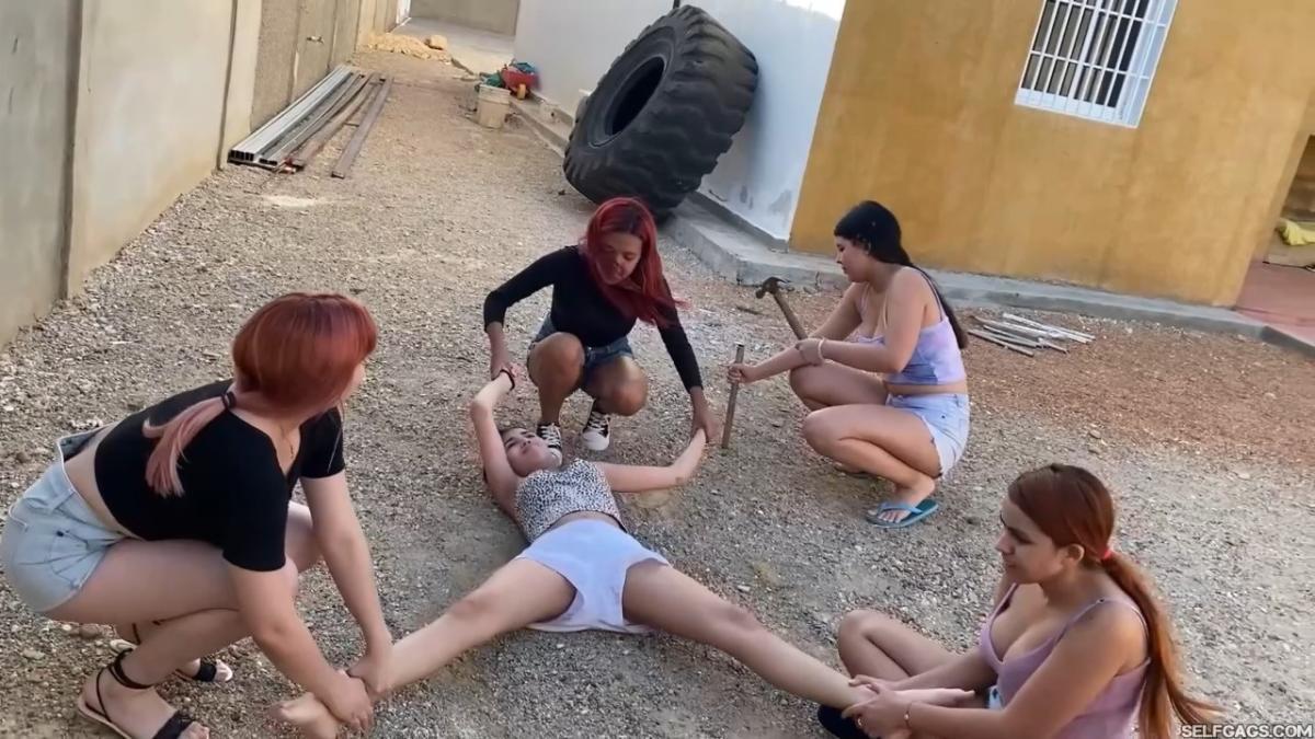 Bullied-Damsel-Dreams-Of-Revenge-In-Stakeout-Bondage-2