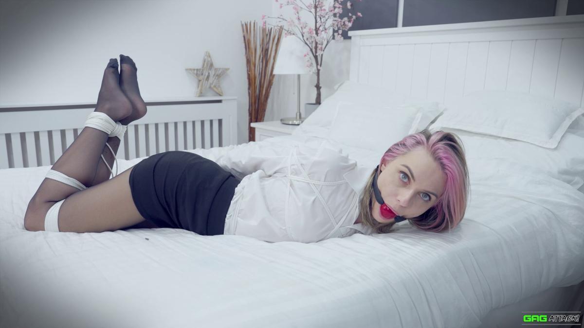 Chloe-Toy-Popstar-Tied-Up-By-Crazy-Stalker-For-Gag-Attack-11