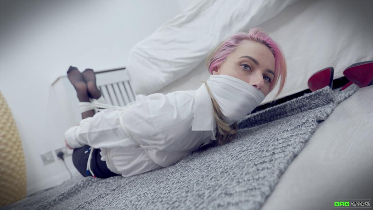 Chloe-Toy-Popstar-Tied-Up-By-Crazy-Stalker-For-Gag-Attack-13