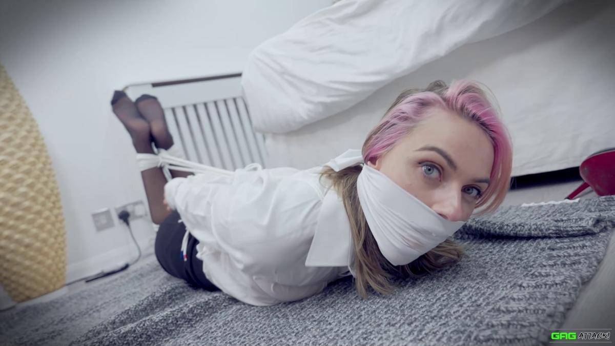 Chloe-Toy-Popstar-Tied-Up-By-Crazy-Stalker-For-Gag-Attack-15