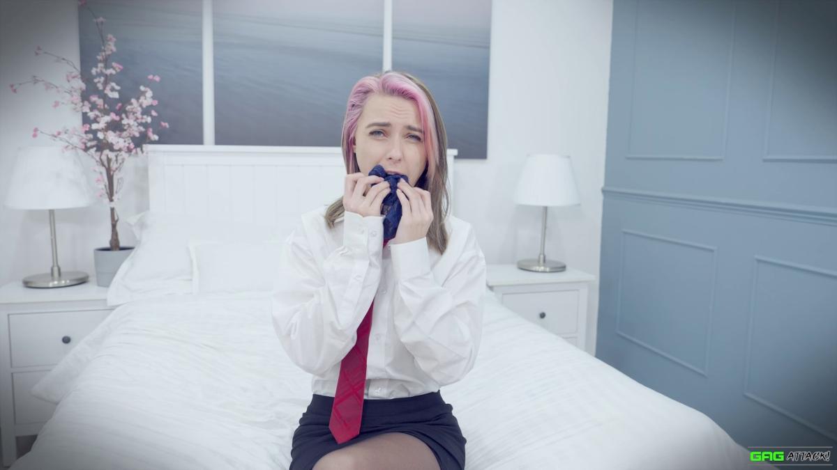 Chloe-Toy-Popstar-Tied-Up-By-Crazy-Stalker-For-Gag-Attack-2