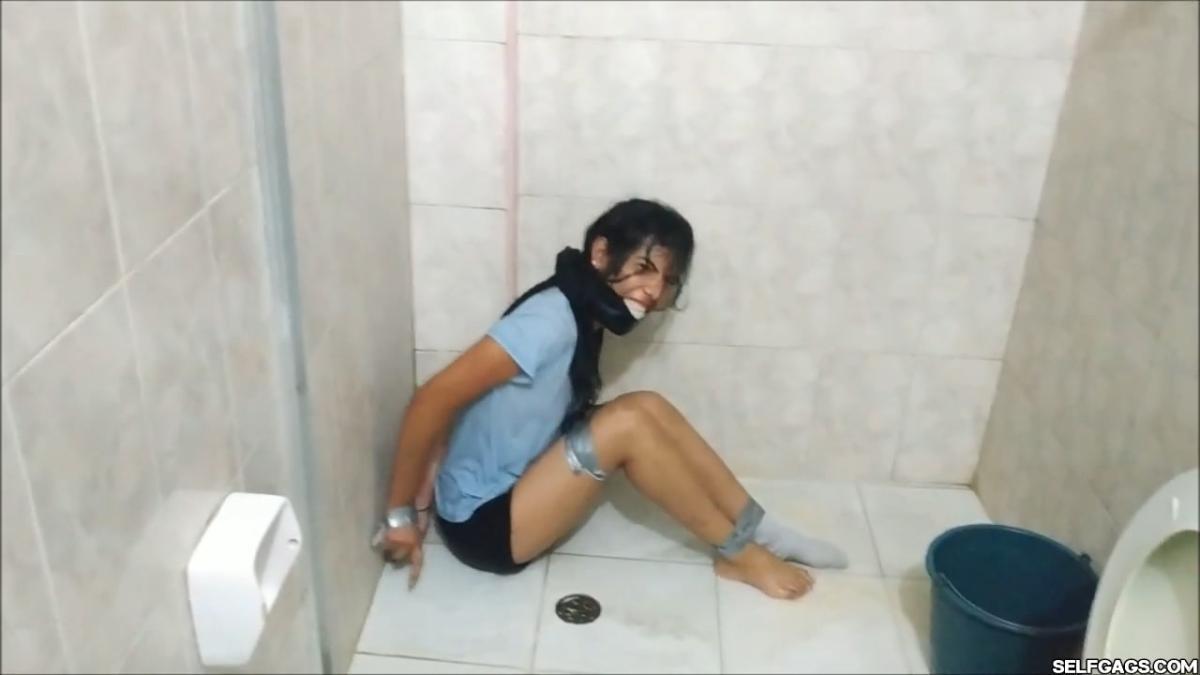 Bondage in the shower