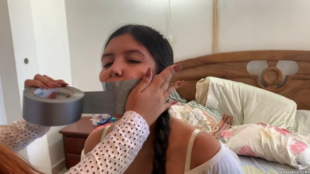 Exposing-Stepsisters-Secret-Bondage-Playdate-With-Nanny-21