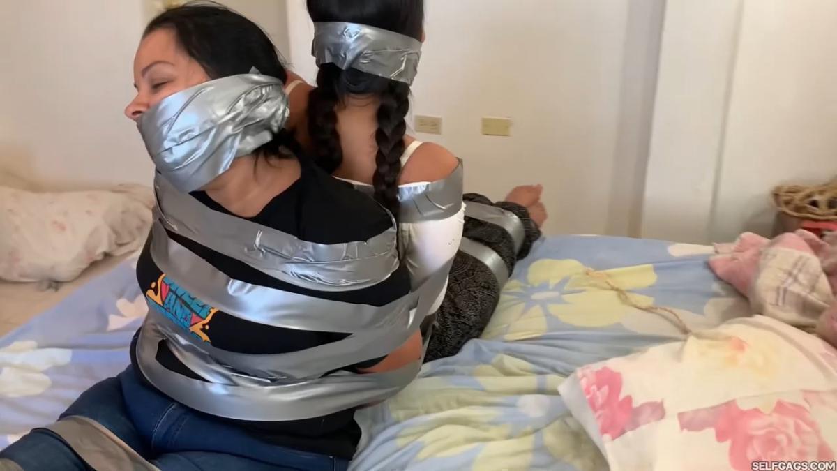 Exposing-Stepsisters-Secret-Bondage-Playdate-With-Nanny-29