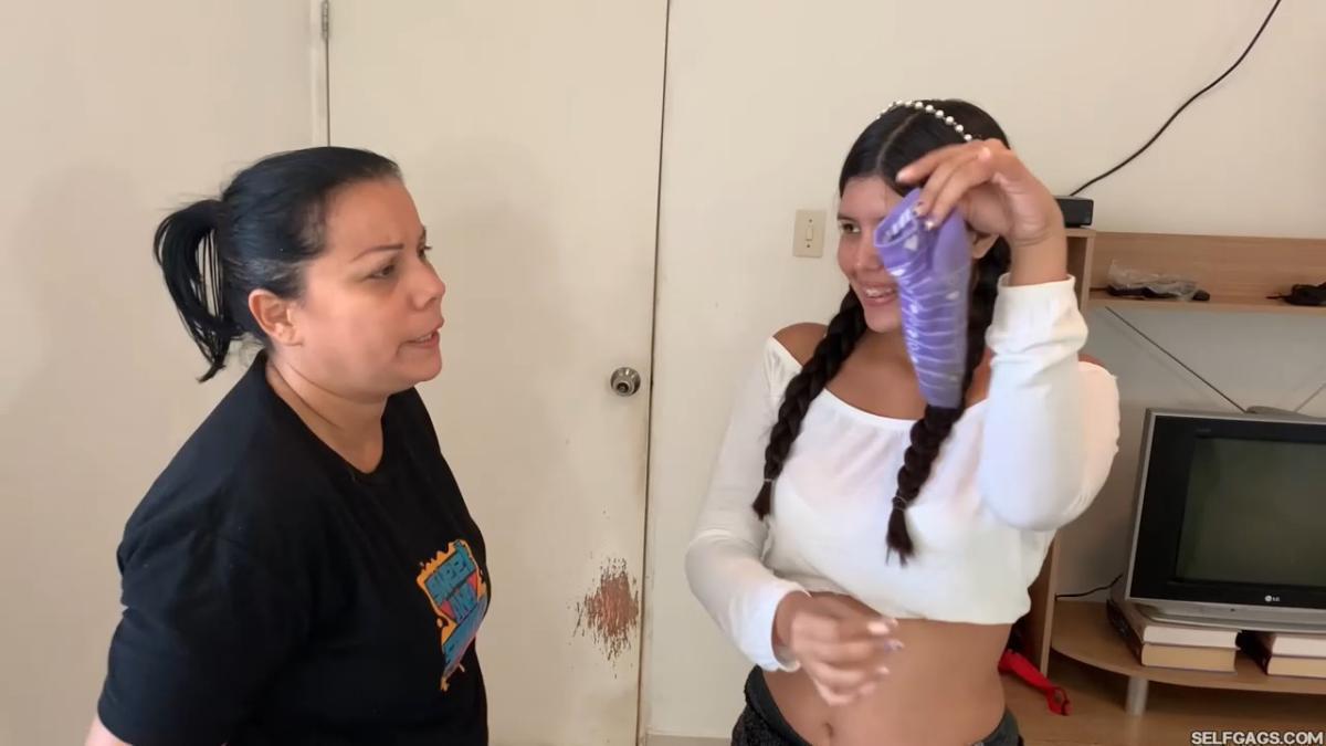 Exposing-Stepsisters-Secret-Bondage-Playdate-With-Nanny-3