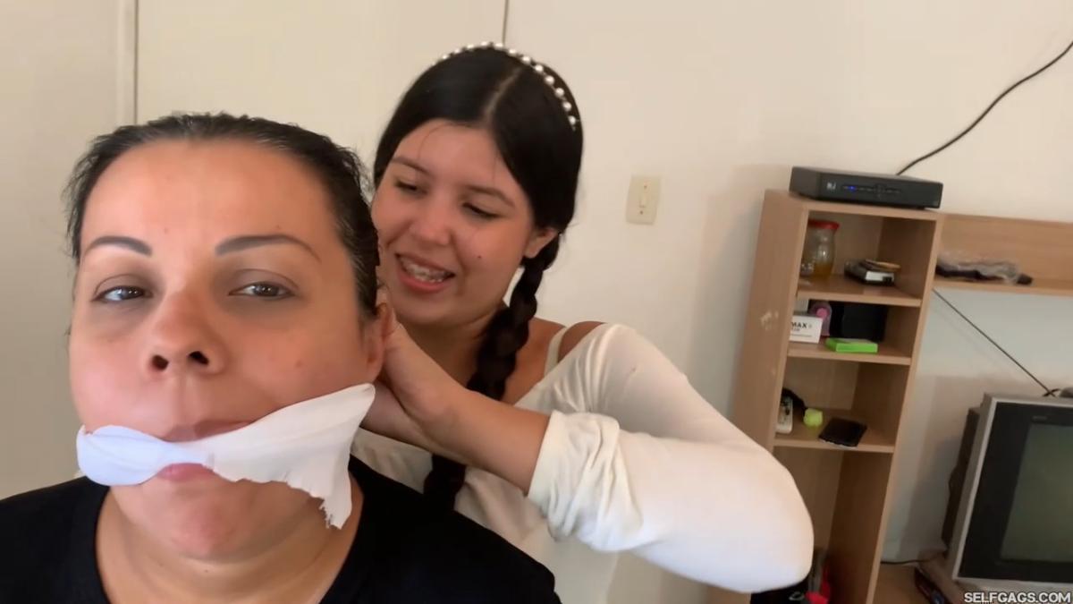 Exposing-Stepsisters-Secret-Bondage-Playdate-With-Nanny-5