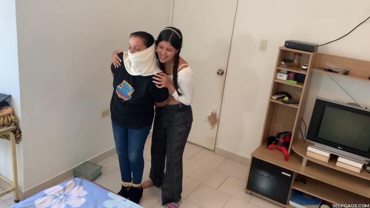 Exposing-Stepsisters-Secret-Bondage-Playdate-With-Nanny-9