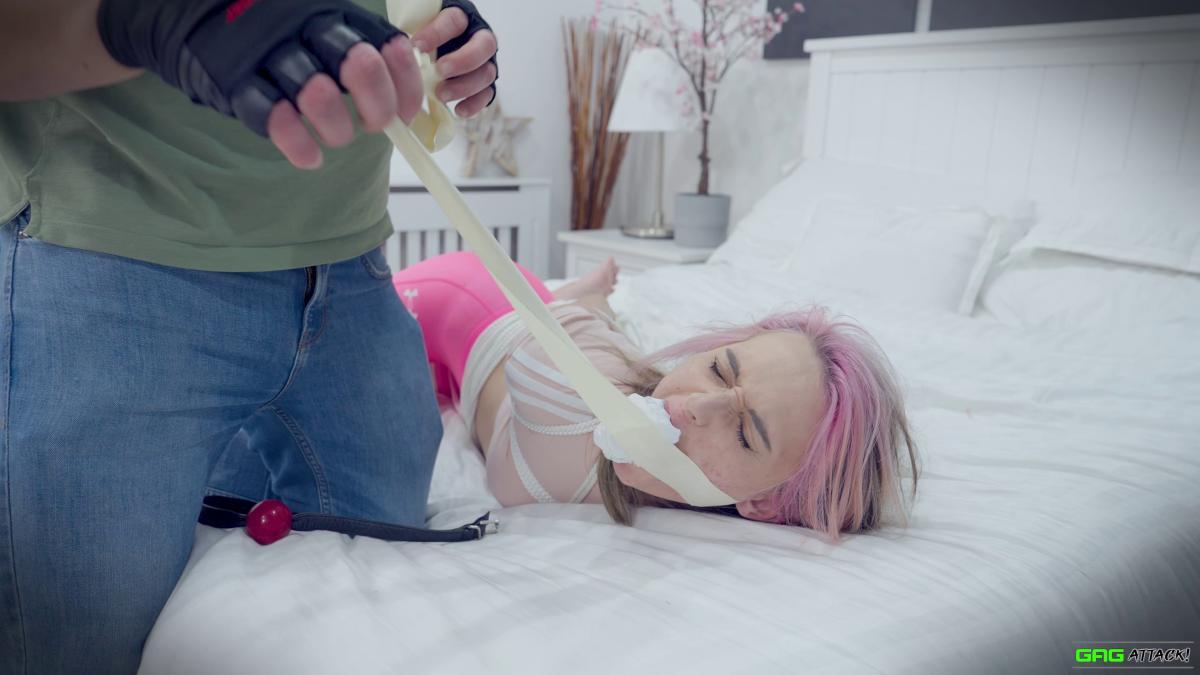 Fitness-Girl-Chloe-Toy-Bondage-Game-17