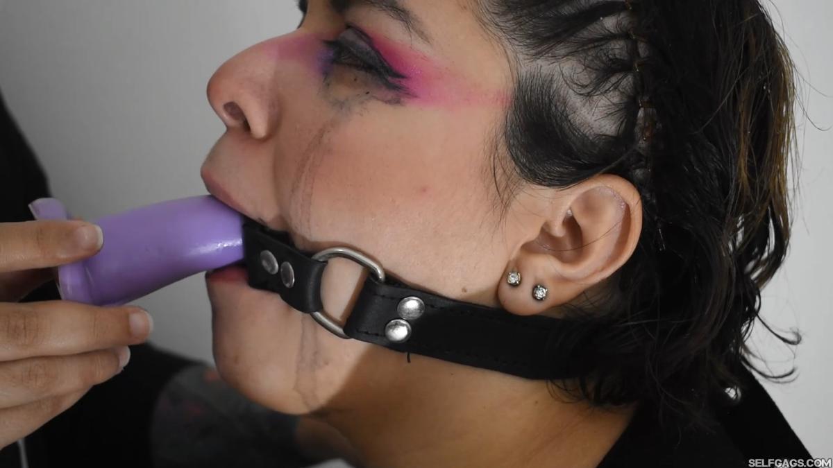 Gag-Reflex-Slut-Training-10