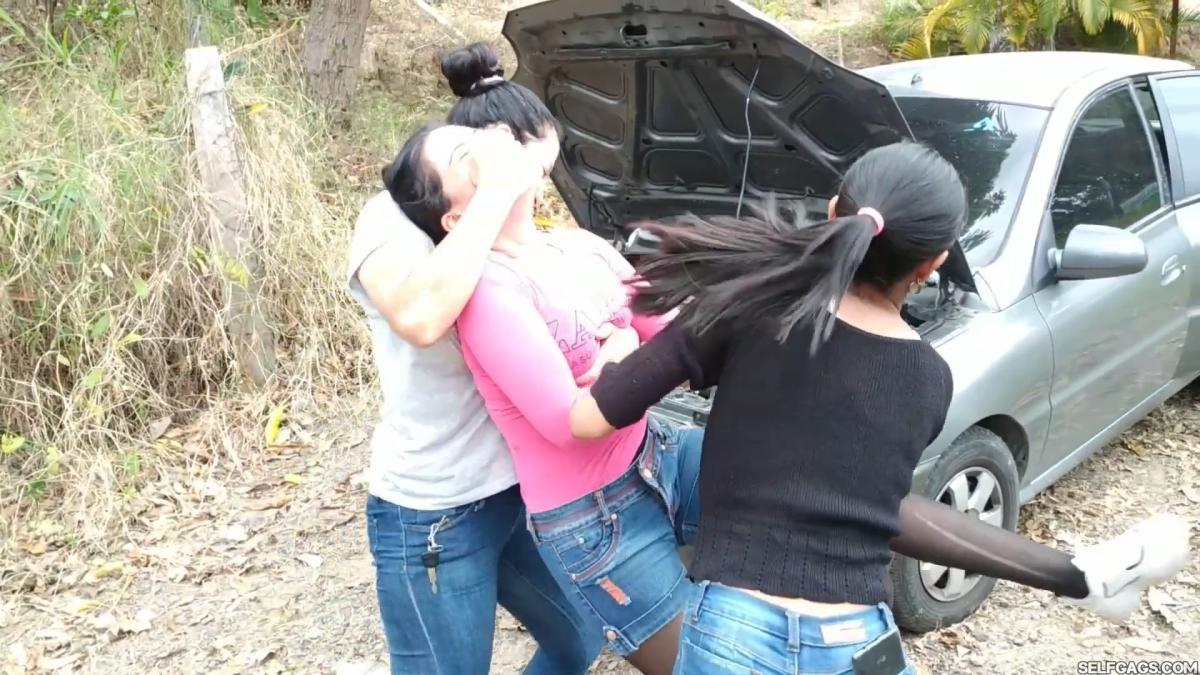 Gagged-Female-Hiker-In-Car-Bondage-1