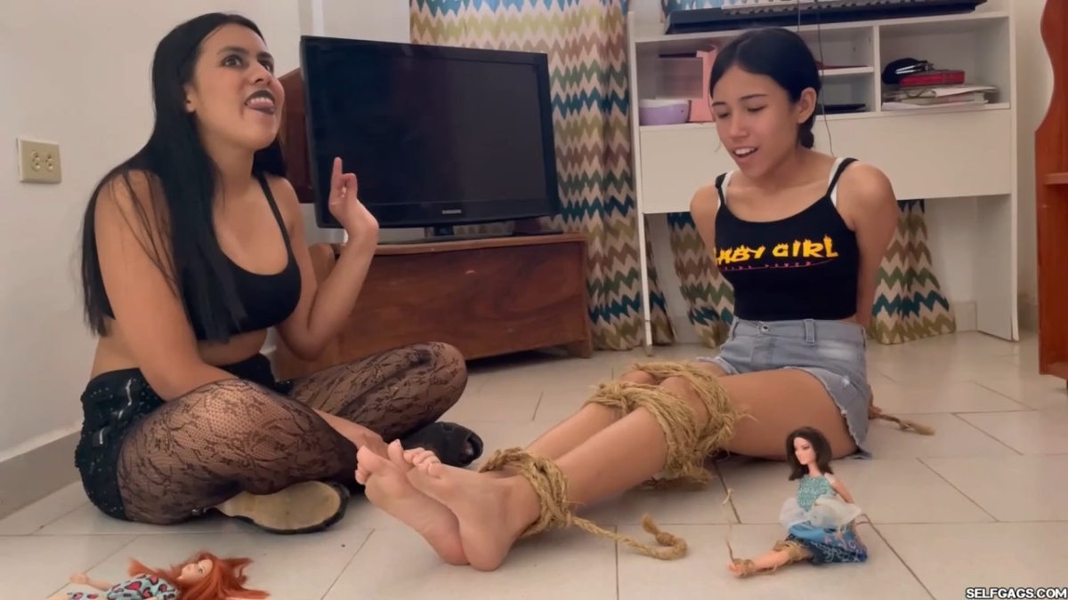 Kinky-Voodoo-Witch-Binds-Cute-Barbie-Bitch-12