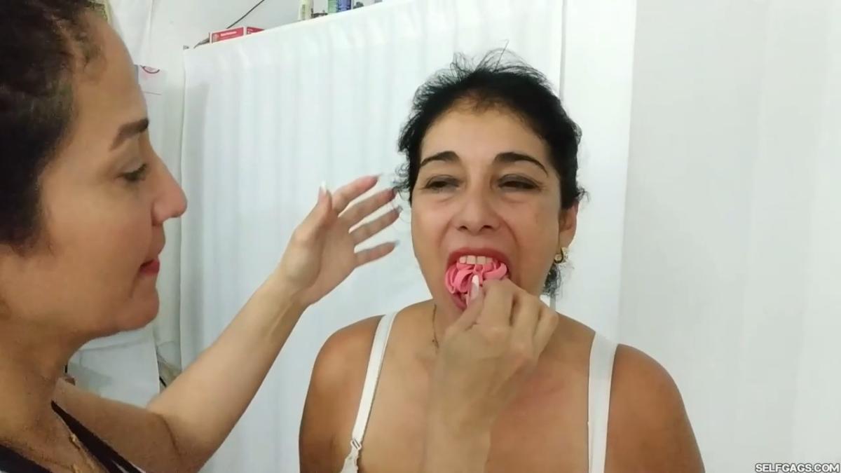 Kinky mother tied up with her lesbian lover