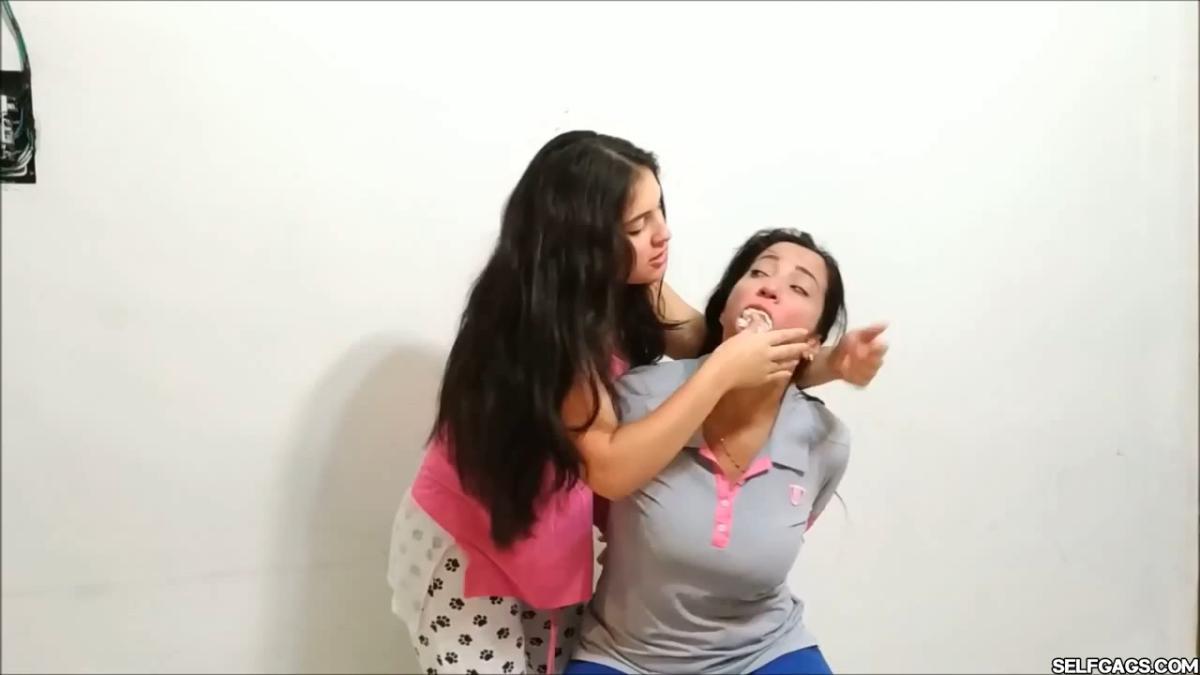 Rebel-Daughter-Puts-Mother-In-Bondage-4
