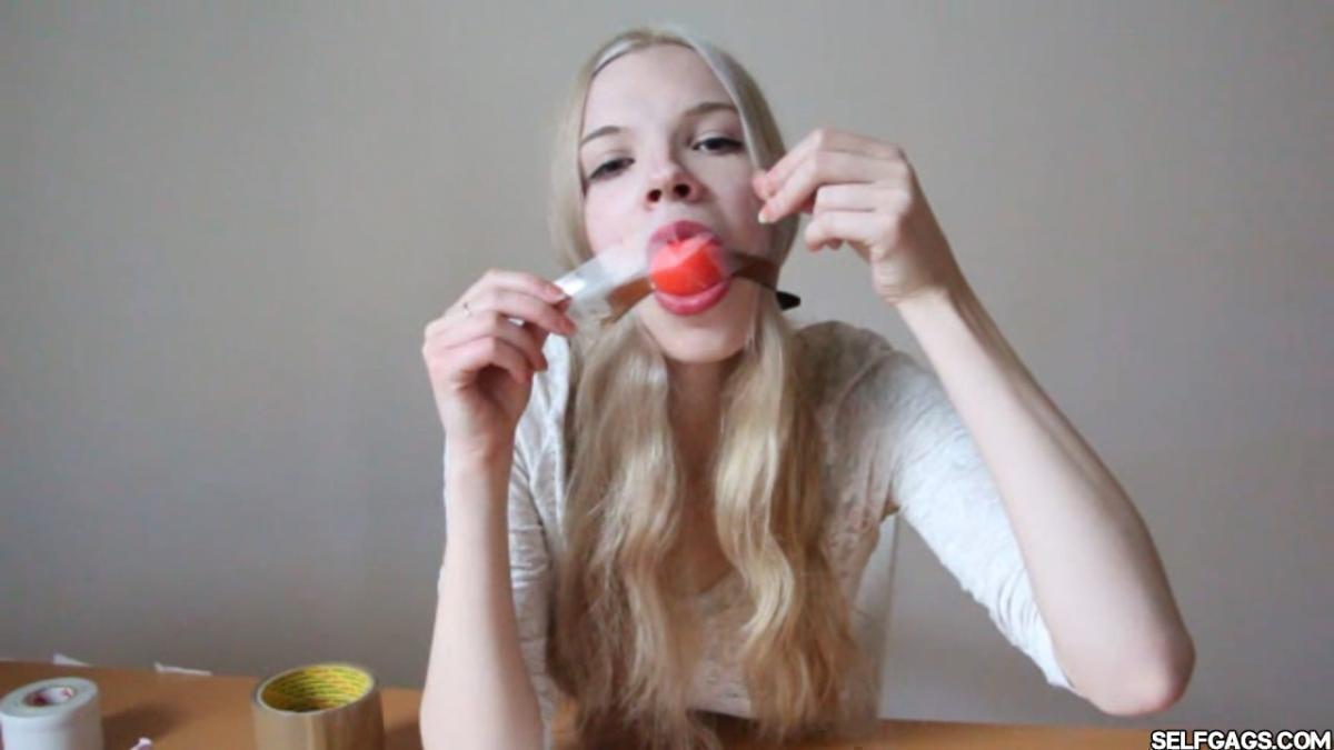 Scandinavian-Girl-Vanessa-Self-Gagged-12