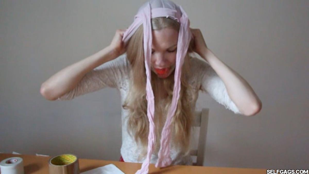 Scandinavian-Girl-Vanessa-Self-Gagged-18