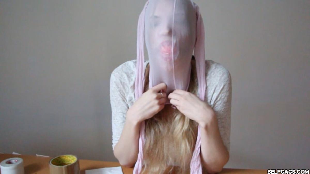Scandinavian-Girl-Vanessa-Self-Gagged-19