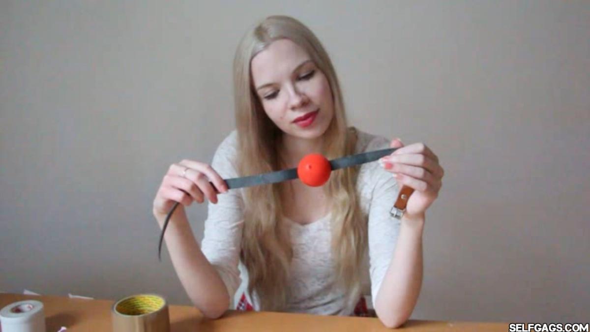 Scandinavian-Girl-Vanessa-Self-Gagged-2