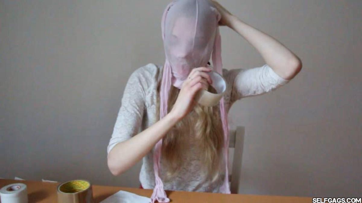 Scandinavian-Girl-Vanessa-Self-Gagged-21