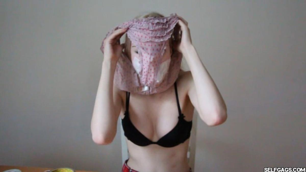 Scandinavian-Girl-Vanessa-Self-Gagged-45