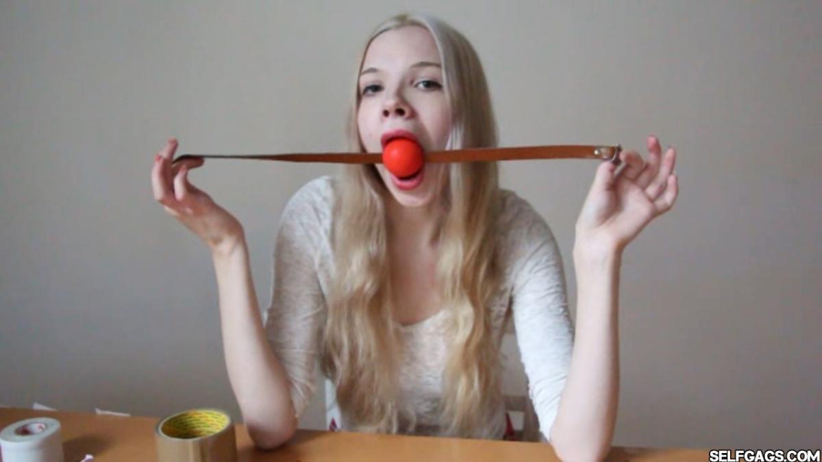 Scandinavian-Girl-Vanessa-Self-Gagged-7