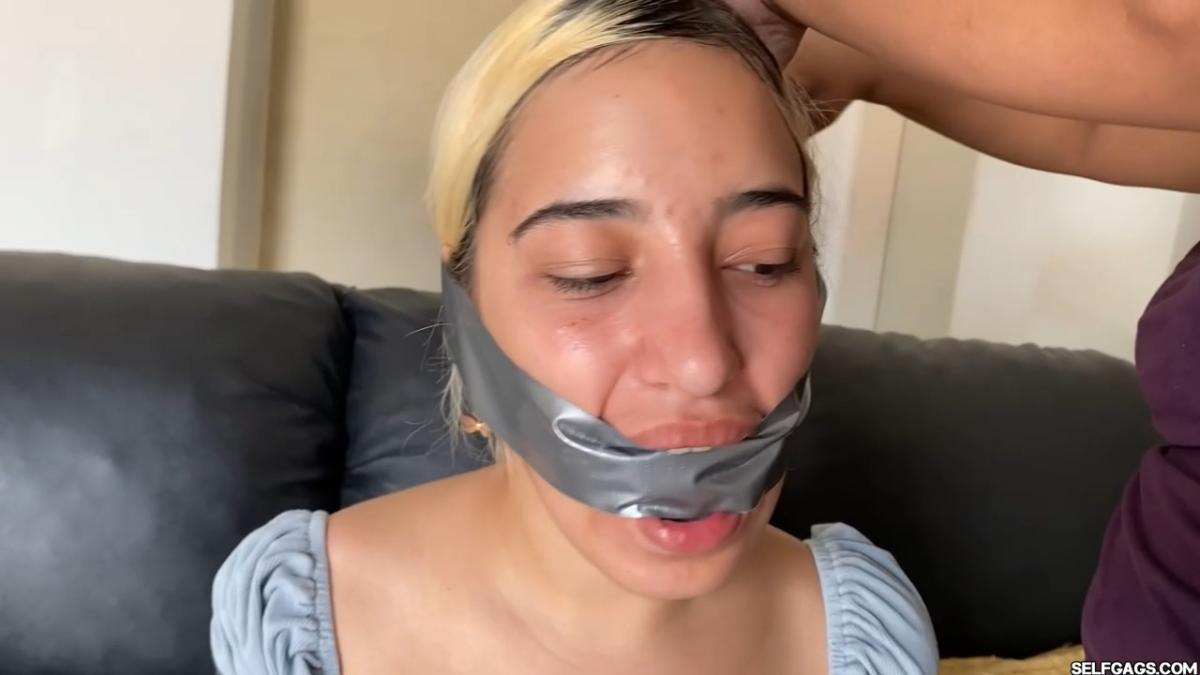 Sexy-Girl-Wants-To-Be-Tied-Up-By-Woman-15