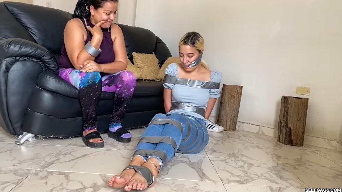 Sexy-Girl-Wants-To-Be-Tied-Up-By-Woman-22