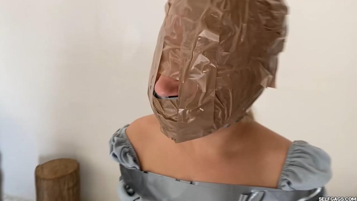Sexy-Girl-Wants-To-Be-Tied-Up-By-Woman-42