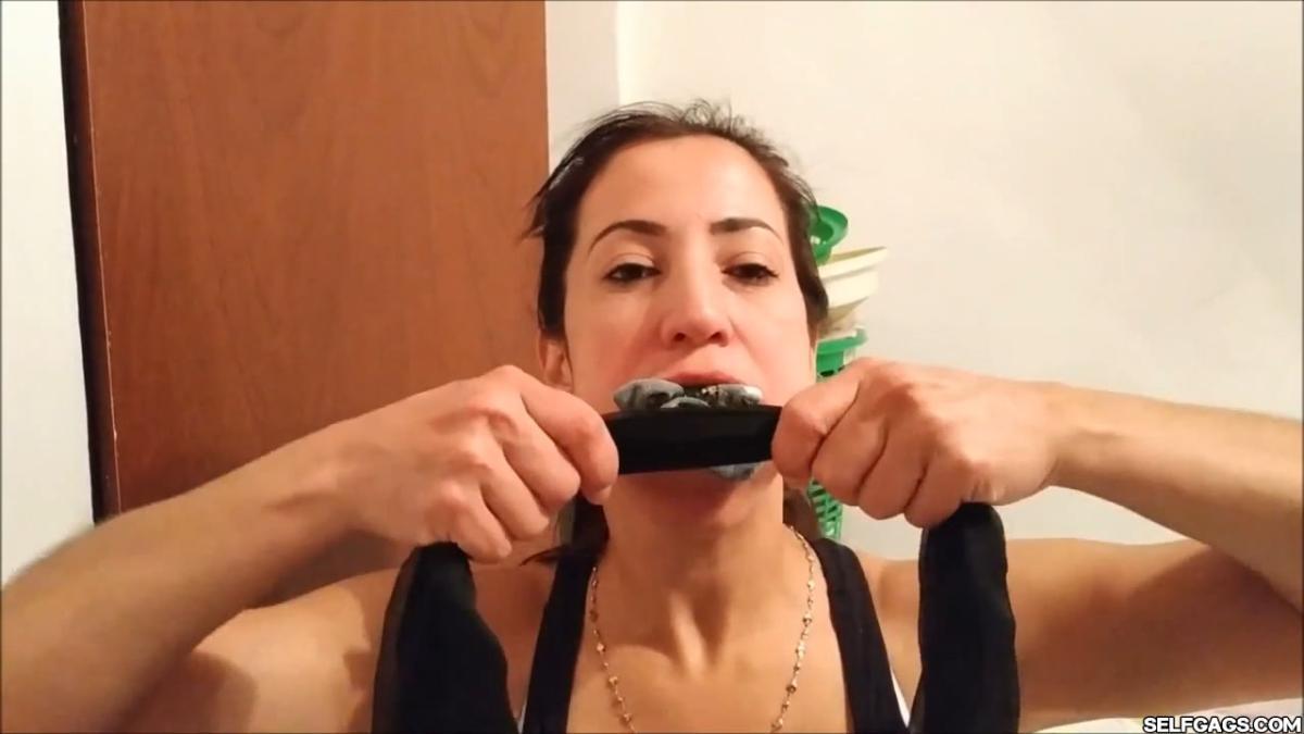 Sexy self-gagged Latina MILF