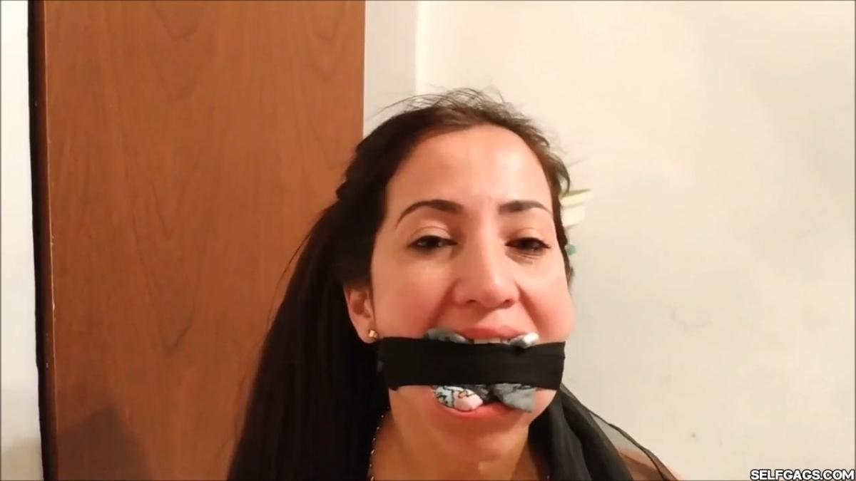 Sexy self-gagged Latina MILF