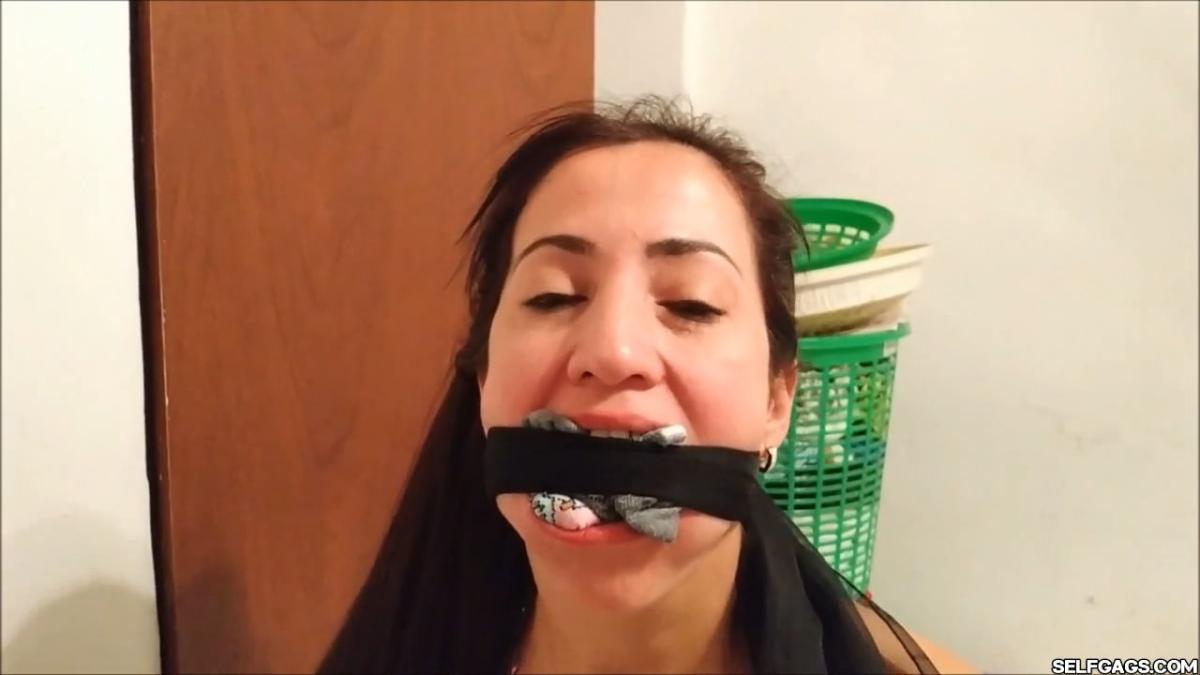 Sexy self-gagged Latina MILF