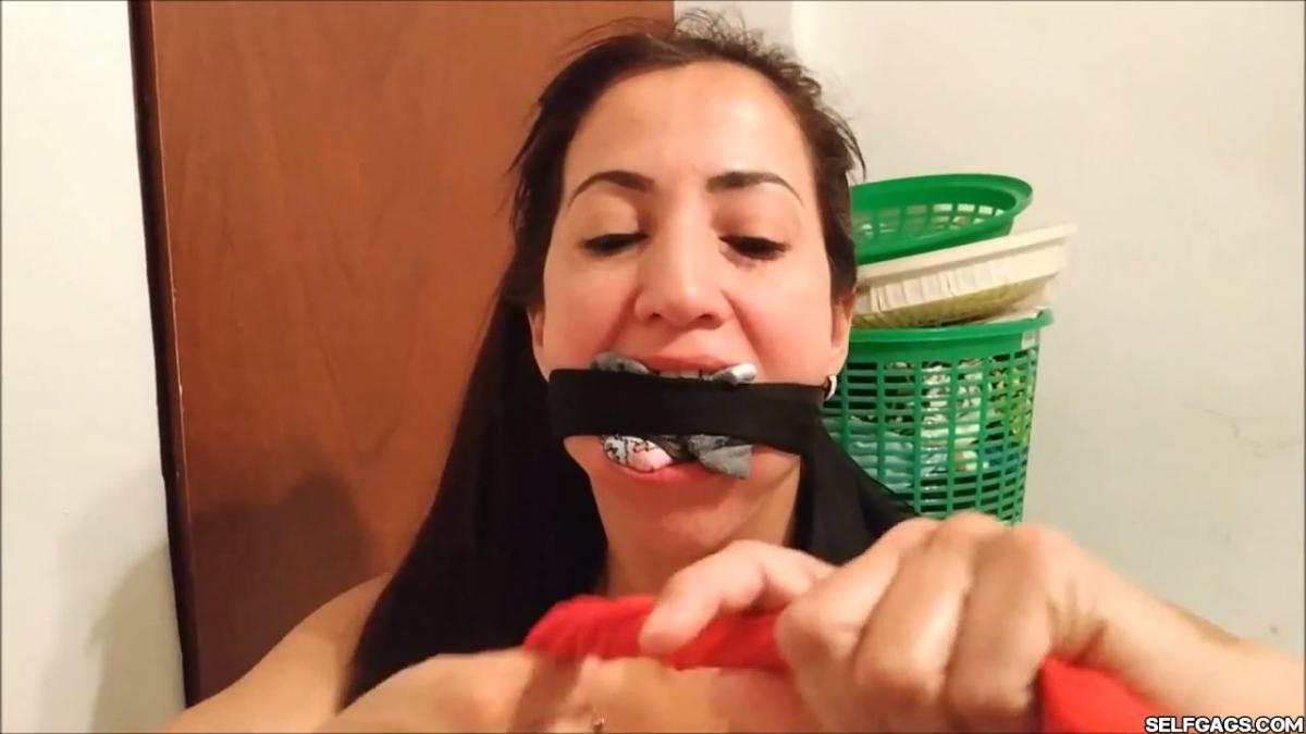 Sexy self-gagged Latina MILF