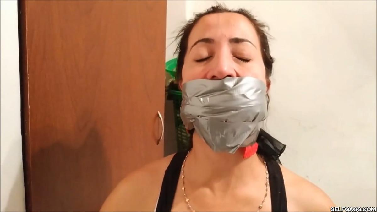Sexy self-gagged Latina MILF