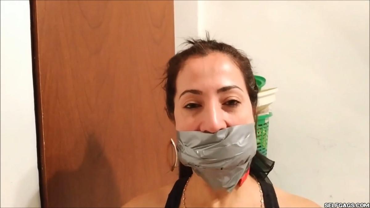 Sexy self-gagged Latina MILF