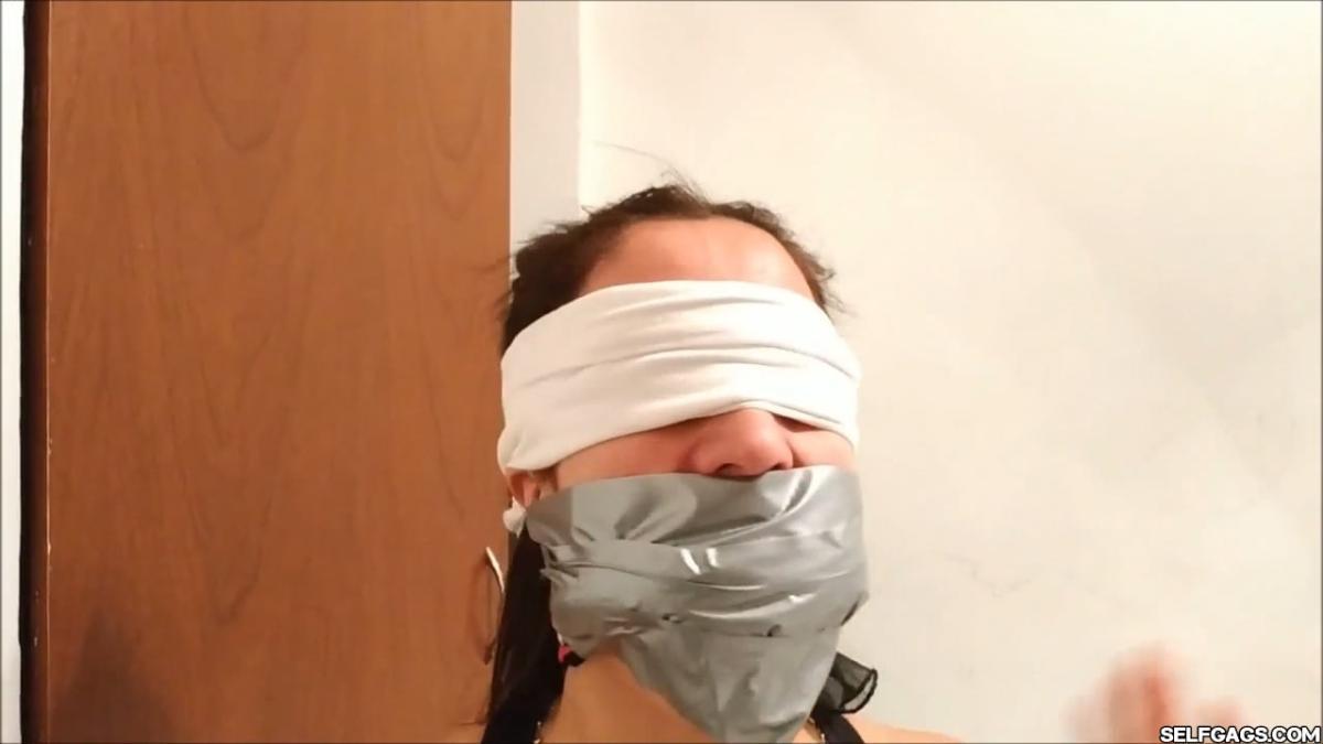 Sexy self-gagged Latina MILF