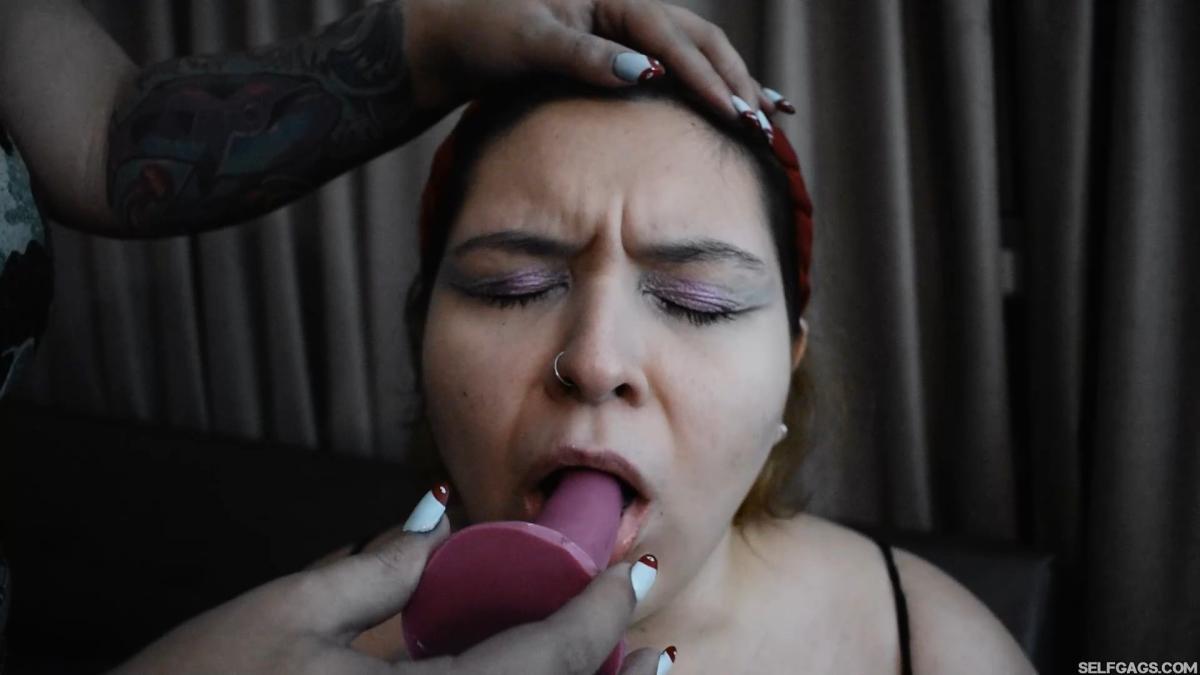Special-Blowjob-Training-For-Cock-Craving-Roommate-1