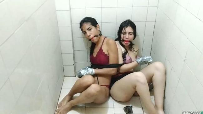 Bondage-In-The-Shower-17
