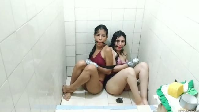 Bondage-In-The-Shower-18