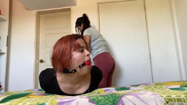 Curious-Bondage-Girl-Rope-Tied-For-The-First-Time-11