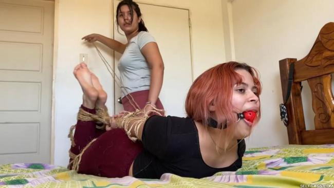 Curious-Bondage-Girl-Rope-Tied-For-The-First-Time-19