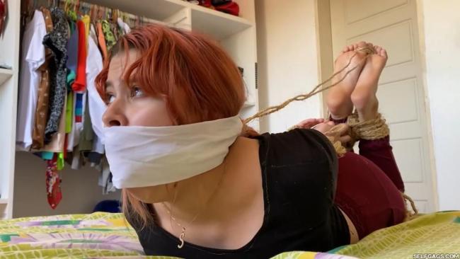 Curious-Bondage-Girl-Rope-Tied-For-The-First-Time-28