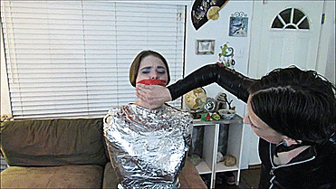 Duct-Tape-Mummified-Lady-Cant-Escape-3