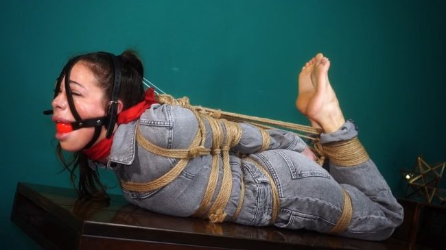 Fatima-AlterEgoRey-Rope-Hogtie-Elbow-Bondage-5